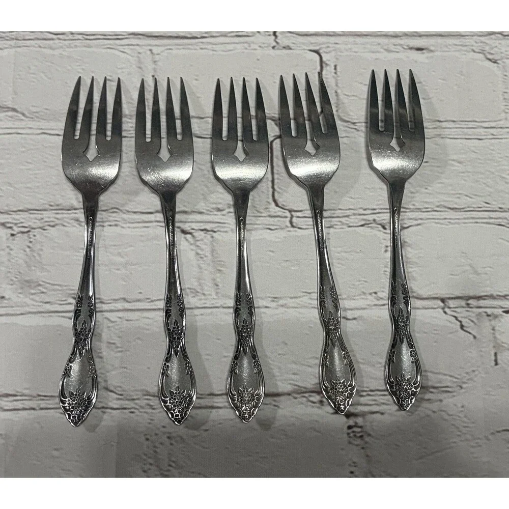Oneida GALVESTON Profile Stainless Flatware Lot 14 Knives Forks Butter Spreader